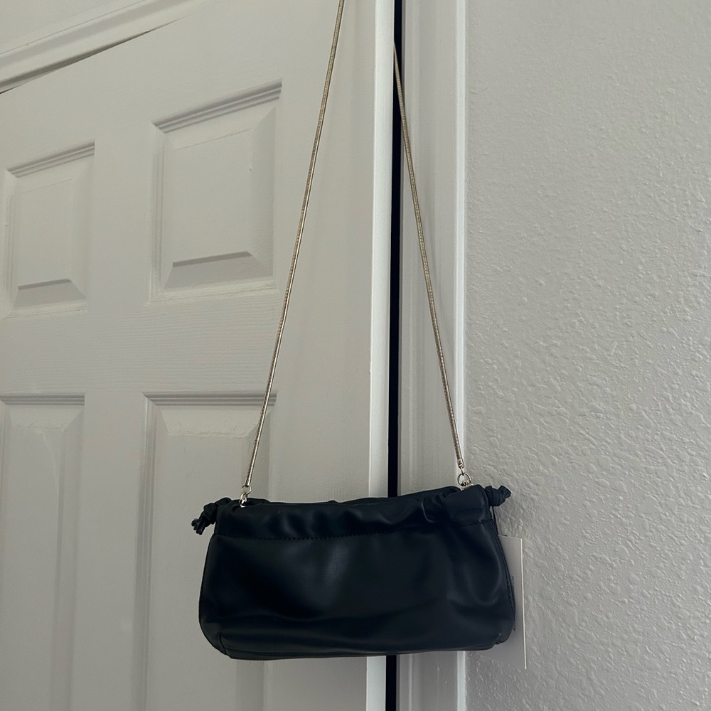 Jules Kae black vegan Leather
cross body/ shoulder bag/clutch. - Picture 5 of 7